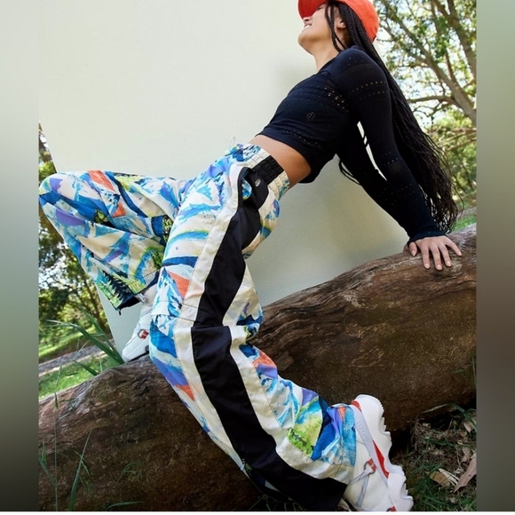 Free People End Zone Printed Mountain Apres Combo Windbreaker Light Weig… - Picture 3 of 17